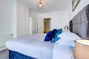 Modern Greenwich Flat With Parking