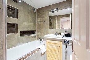 Chiswick Gem: Stylish 1-bed Flat for Modern Living