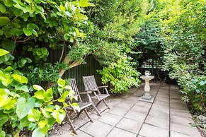 Chiswick Gem: Stylish 1-bed Flat for Modern Living