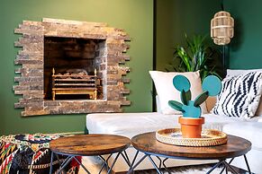 Chiswick Gem: Stylish 1-bed Flat for Modern Living