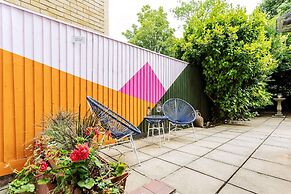 Chiswick Gem: Stylish 1-bed Flat for Modern Living