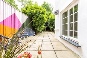 Chiswick Gem: Stylish 1-bed Flat for Modern Living