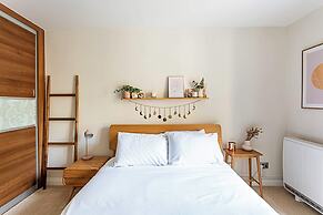 London Docklands Retreat