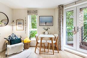 London Docklands Retreat