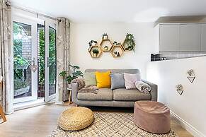 London Docklands Retreat