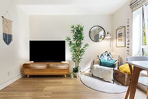 London Docklands Retreat