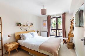 London Docklands Retreat