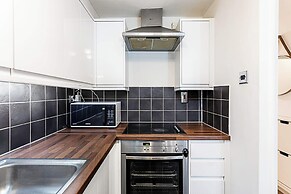 London Docklands Retreat