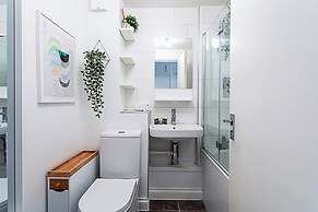 London Docklands Retreat