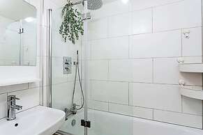 London Docklands Retreat