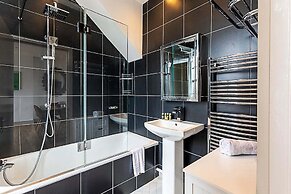 Contemporary Open Plan Penthouse