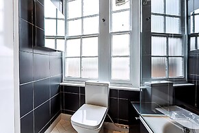 Contemporary Open Plan Penthouse
