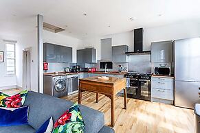 Contemporary Open Plan Penthouse