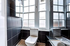 Contemporary Open Plan Penthouse