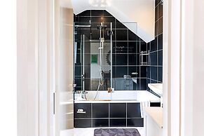 Contemporary Open Plan Penthouse