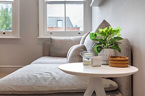 Fulham Serenity: Your Charming 2-bed Retreat