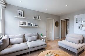 Fulham Serenity: Your Charming 2-bed Retreat