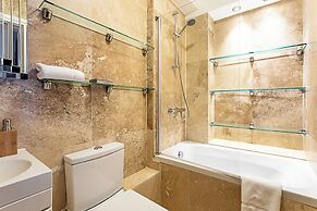 Chic Marble Arch Flat