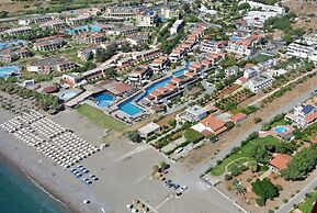 Amaryllis Fully Equipped front beach house