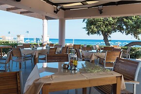 Amaryllis Fully Equipped front beach house