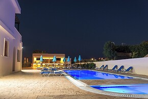 Amaryllis Fully Equipped front beach house