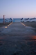 Amaryllis Fully Equipped front beach house