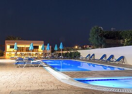 Amaryllis Fully Equipped front beach house