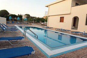 Amaryllis Fully Equipped front beach house