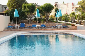 Amaryllis Fully Equipped front beach house