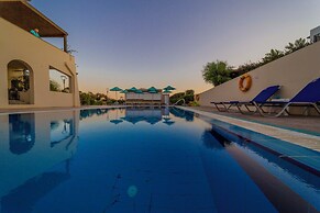 Amaryllis Fully Equipped front beach house