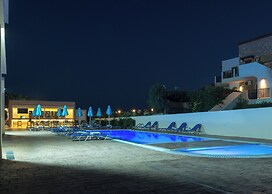 Amaryllis Fully Equipped front beach house