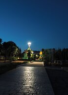 Amaryllis Fully Equipped front beach house