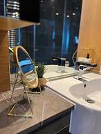 The Panoramic Urban Oasis