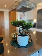 The Panoramic Urban Oasis