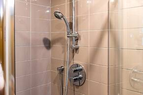 Trendy Kings Cross Flat