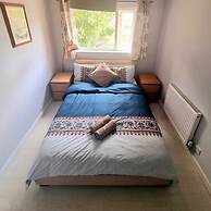 London Home with Beautiful Greenery