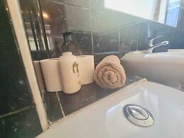 London Home with Beautiful Greenery