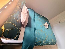 London Home with Beautiful Greenery