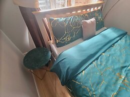 London Home with Beautiful Greenery