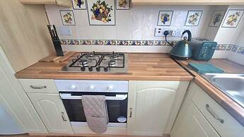 London Home with Beautiful Greenery