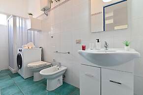 IzzHome Holiday Terrace