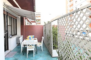 IzzHome Holiday Terrace