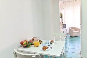 IzzHome Holiday Terrace