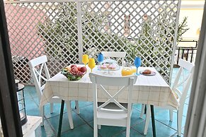 IzzHome Holiday Terrace