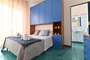 IzzHome Holiday Terrace