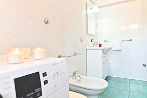 IzzHome Holiday Terrace