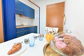 IzzHome Holiday Terrace