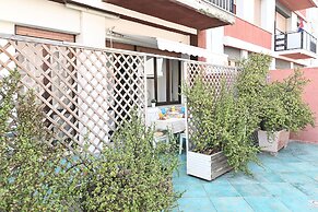 IzzHome Holiday Terrace