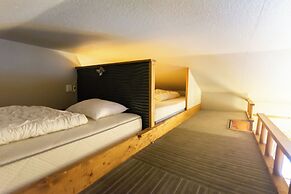 Aurora RiverCamp Glass Igloos and Cabins