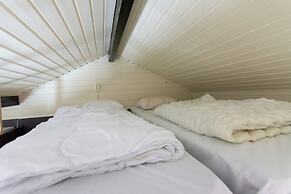 Aurora RiverCamp Glass Igloos and Cabins